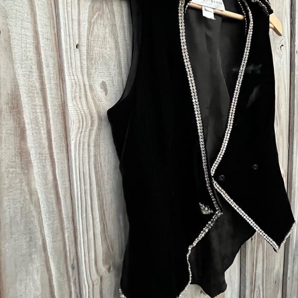 Vintage Lillie Rubin Black Velvet Vest w/ Sequin Trim - Picture 3 of 6
